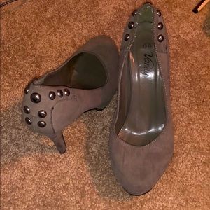 Vanity Dark Gray Studded Heel 8.5